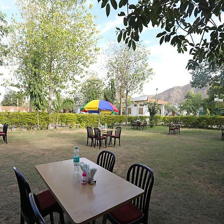 Oyo 10936 Rajasthan Resort Pushkar Bagian luar foto