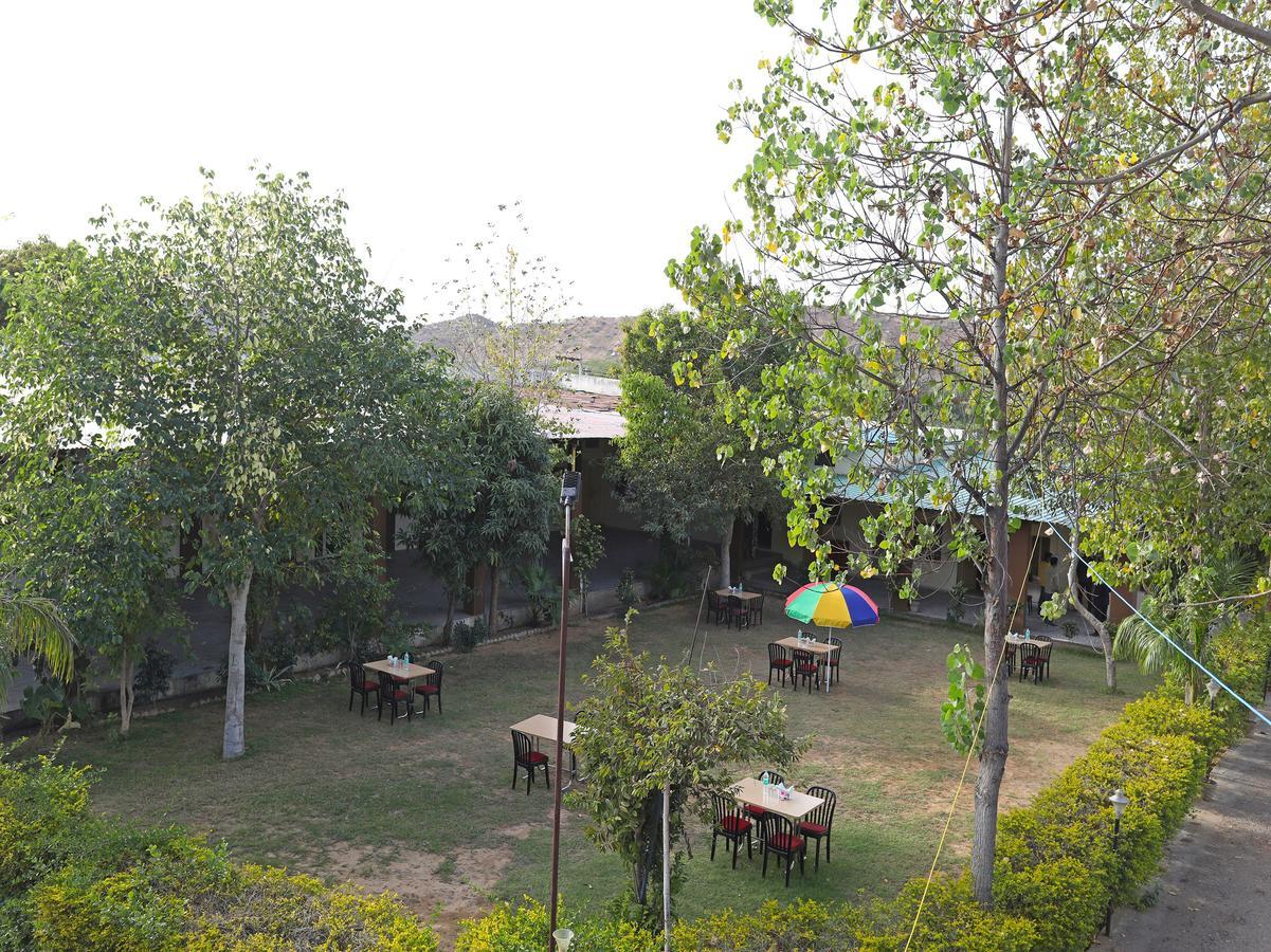 Oyo 10936 Rajasthan Resort Pushkar Bagian luar foto