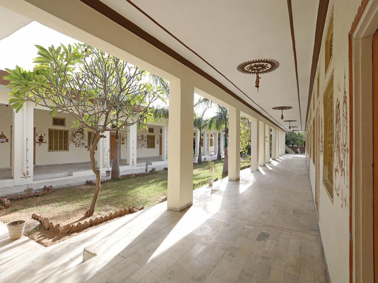 Oyo 10936 Rajasthan Resort Pushkar Bagian luar foto