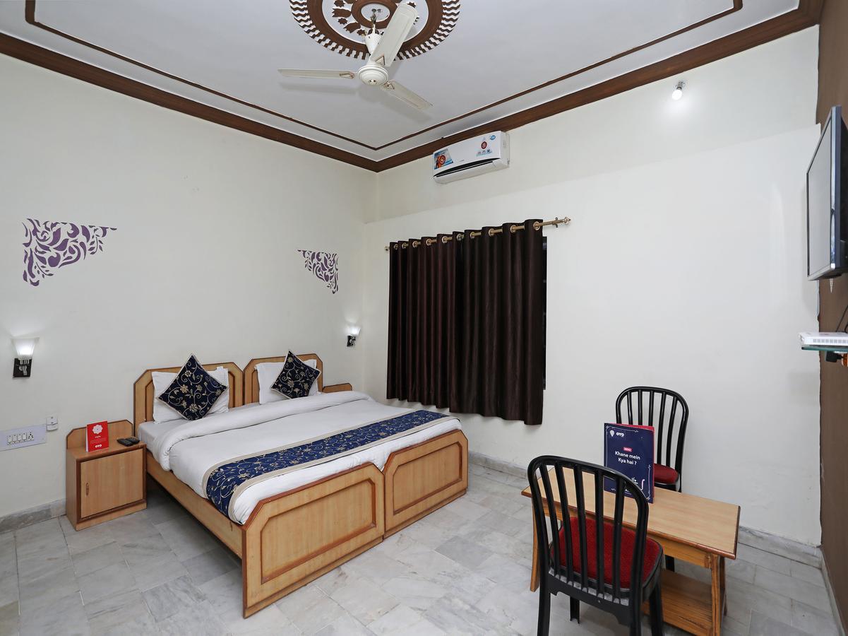 Oyo 10936 Rajasthan Resort Pushkar Bagian luar foto