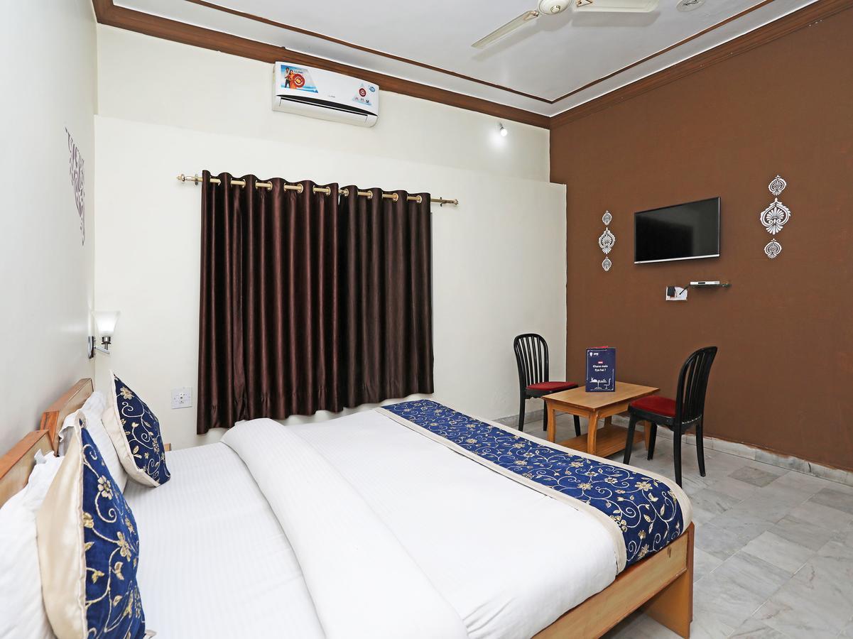 Oyo 10936 Rajasthan Resort Pushkar Bagian luar foto