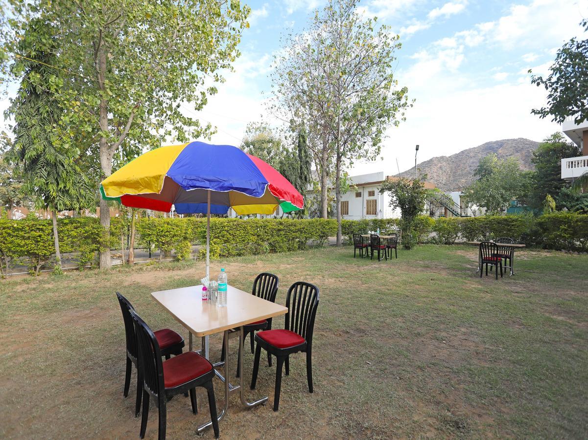 Oyo 10936 Rajasthan Resort Pushkar Bagian luar foto