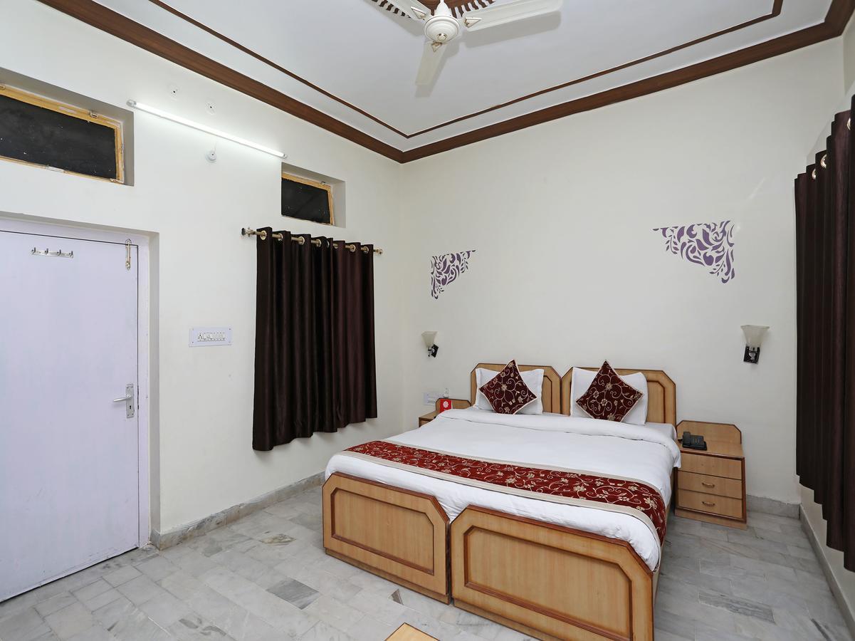 Oyo 10936 Rajasthan Resort Pushkar Bagian luar foto