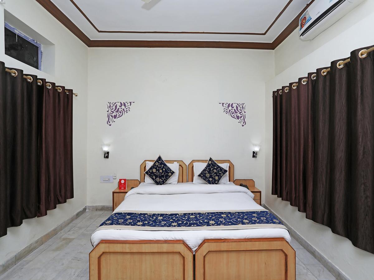 Oyo 10936 Rajasthan Resort Pushkar Bagian luar foto